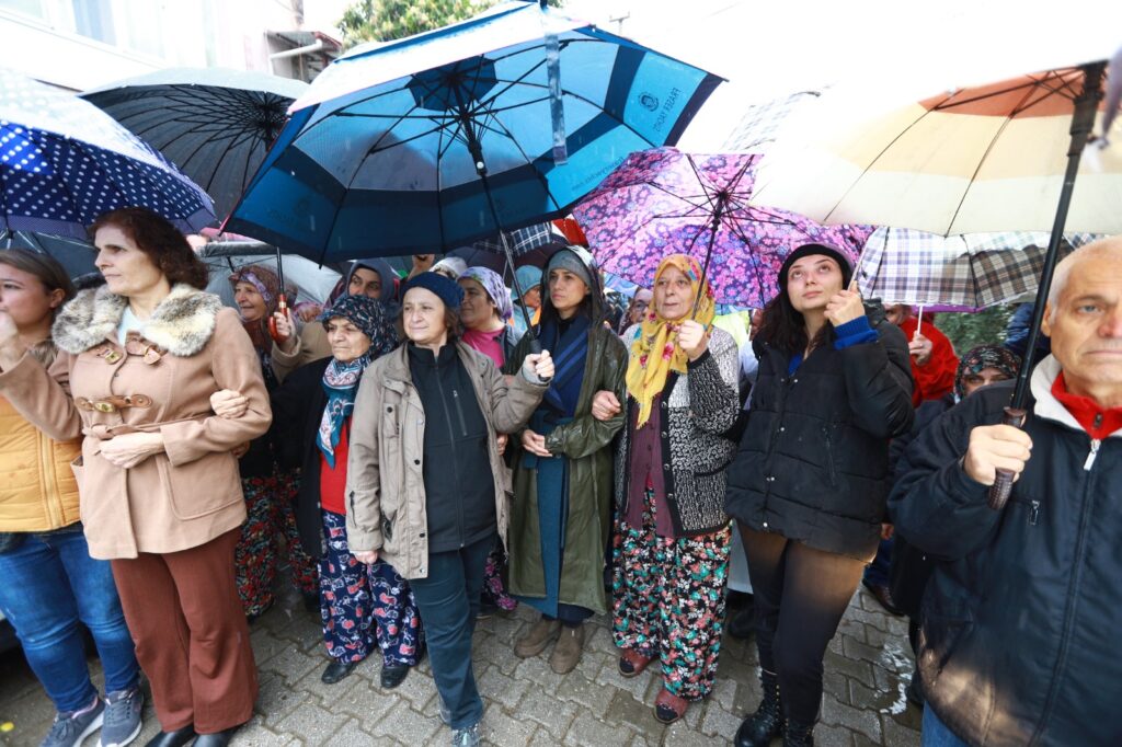 İzmir Selçuk halkı 'RES'e 'REST' çekti